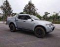 Mitsubishi Triton   2013 - Cần bán gấp Mitsubishi Triton 2013, màu bạc xe gia đình, giá 388tr 