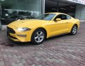 Ford Mustang 2.3 Ecoboost 2018 - Bán Ford Mustang 2.3 Ecoboost đời 2018, màu vàng, Nhập Mỹ, có sẵn giao ngay