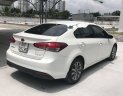 Kia Cerato 1.6MT 2016 - Cần bán Kia Cerato 1.6MT đời 2016, màu trắng xe gia đình 