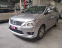 Toyota Innova 2.0E 2013 - Bán Toyota Innova số sàn đời 2013, màu bạc