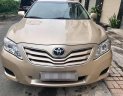 Toyota Camry LE 2010 - Bán xe Toyota Camry LE đời 2010, màu vàng