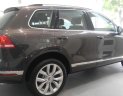 Volkswagen Touareg 2017 - Bán xe Touareg 3.6V, V6, ưu đãi 40tr + Nhiều ưu đãi hấp dẫn. LH: 0944064764 Ngọc Giàu