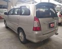 Toyota Innova   2.0E 2013 - Bán Toyota Innova 2.0E đời 2013, màu bạc 