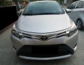 Toyota Vios Limo 2016 - Bán xe nhà cần bán Vios 2016, số sàn, màu bạc