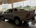 Toyota Hilux 2.4G MT (4X4) 2018 - Cần bán xe Toyota Hilux 2.4G MT (4X4) sản xuất 2018, màu bạc, nhập khẩu, giá chỉ 793 triệu