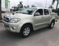 Toyota Hilux 2011 - Bán xe Toyota Hilux sản xuất 2011, màu bạc số sàn