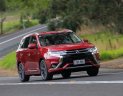 Mitsubishi Outlander 2.0 2018 - Bán xe Mitsubishi Outlander 2.0 số tự động, 807 triệu đồng, màu đỏ, hỗ trợ cho vay 80% giá trị xe