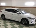 Hyundai Elantra 2017 - Gia đình bán Hyundai Elantra đời 2017, màu trắng, giá 525tr