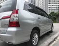 Toyota Innova   MT 2015 - Bán lại chiếc xe Toyota Innova số sàn 7 chỗ, ĐK 2015 chính chủ sử dụng từ đầu, màu ghi bạc, biển Hà Nội