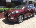 Hyundai Tucson 2.0 Turbo 2018 - Bán xe Hyundai Tucson 2.0 Turbo đời 2018, màu đỏ. Xe có sẵn