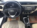 Toyota Camry 2.0 2018 - Bán xe Toyota Camry 2.0 năm 2018, màu đen