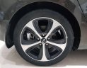 Kia Rondo   2016 - Bán xe Kia Rondo đời 2016, màu nâu, giá 640tr