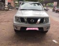 Nissan Navara   2011 - Cần bán gấp Nissan Navara sản xuất năm 2011, màu bạc số sàn