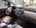 Toyota Innova   2015 - Cần bán gấp Toyota Innova năm 2015, màu bạc số tự động, giá chỉ 650 triệu