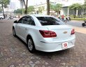 Chevrolet Cruze LT 2017 - Bán xe Chevrolet Cruze LT sản xuất năm 2017, màu trắng, giá chỉ 475 triệu