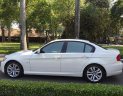 BMW 3 Series 320i 2010 - Gia đình cần bán BMW 320i trùm mền ít đi, sản xuất 2010, màu trắng