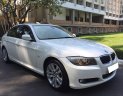 BMW 3 Series G 2010 - Gia đình cần bán BMW 320i trùm mền ít đi, sản xuất 2010, màu trắng