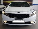 Kia Cerato   1.6MT 2017 - Cần bán gấp Kia Cerato 1.6MT năm sản xuất 2017, màu trắng 