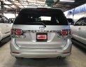 Toyota Fortuner V (4x2) 2016 - Bán Fortuner V 9/2016 màu bạc, giá còn thương lượng