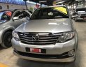 Toyota Fortuner V (4x2) 2016 - Bán Fortuner V 9/2016 màu bạc, giá còn thương lượng