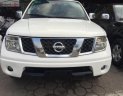 Nissan Navara LE 2011 - Cần bán gấp Nissan Navara LE năm sản xuất 2011, màu trắng, xe nhập chính chủ, giá tốt
