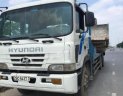 Hyundai HD 250 2004 - Cần bán xe cũ Hyundai HD 250 đời 2004, màu trắng