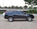 Ford Everest 4x2 MT 2014 - Bán Ford Everest 4x2 MT đời 2014, màu đen xe gia đình