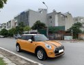 Mini Cooper G 2016 - Cần bán gấp trả nợ xe Mini Cooper đời 2016, màu vàng, tự động full option