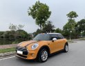 Mini Cooper G 2016 - Cần bán gấp trả nợ xe Mini Cooper đời 2016, màu vàng, tự động full option