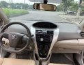 Toyota Vios E 2013 - Cần bán lại xe Toyota Vios E năm 2013, màu bạc