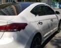 Hyundai Elantra 2.0 AT 2016 - Bán Hyundai Elantra 2.0 AT đời 2016, màu trắng xe gia đình