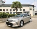 Toyota Camry 2.0E 2017 - Bán xe Toyota Camry 2.0E 2017, giá chỉ 968 triệu