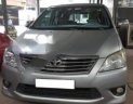 Toyota Innova   2.0E 2013 - Bán Toyota Innova 2.0E năm sản xuất 2013, màu bạc ít sử dụng