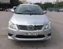 Toyota Innova 2.0E 2013 - Bán Toyota Innova 2.0E sản xuất năm 2013, màu bạc số sàn giá cạnh tranh