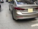 Hyundai Elantra 1.6MT 2017 - Bán xe Hyundai Elantra 2017 số sàn màu cát nhà sử dụng