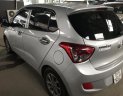 Hyundai Grand i10 1.0MT 2015 - Bán Hyundai i10 1.0MT màu bạc số sàn, nhập Ấn Độ 2015, bản 5 cửa, gia đình, xe chạy 38000km