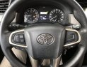 Toyota Innova E 2.0MT 2016 - Bán Toyota Innova E 2.0MT màu trắng số sàn sản xuất cuối 2016 mẫu mới đi 38000km
