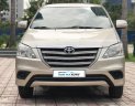 Toyota Innova 2.0 E 2015 - Bán xe Toyota Innova 2.0 E sản xuất năm 2015, màu vàng cát, 598tr