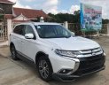 Mitsubishi Outlander 2.0 CVT Premium 2018 - Cần bán Mitsubishi Outlander 2.0 CVT Premium đời 2018, màu trắng, giá tốt