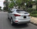 Hyundai Santa Fe 2017 - Bán Hyundai Santa Fe đời 2017, màu bạc 