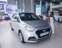 Hyundai Grand i10  Base 2018 - Bán Grand I10 Sedan Base màu bạc, xe có sẵn, giao ngay