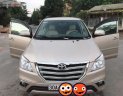 Toyota Innova E 2015 - Xe Toyota Innova E đời 2015, màu vàng như mới