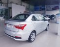 Hyundai Grand i10  Base 2018 - Bán Grand I10 Sedan Base màu bạc, xe có sẵn, giao ngay