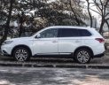 Mitsubishi Outlander 2.0 CVT 2018 - " Mitsubishi Vinh " Chuyên bán Outlander 2.0 năm 2018, màu trắng, trả trước 180 triệu, LH Yến: 0968.660.828