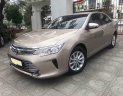 Toyota Camry AT 2016 - Bán xe Toyota Camry 2.0,đời 2016, số tự động, màu vàng cát, full option