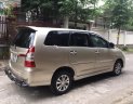 Toyota Innova 2.0E 2015 - Bán Toyota Innova 2.0E năm sản xuất 2015, màu vàng, chính chủ