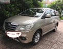 Toyota Innova 2.0E 2014 - Bán xe Toyota Innova 2.0E đời 2014, màu vàng