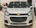Chevrolet Spark LS 2018 - Spark 2018, trả góp 90% lăn bánh 40tr, giảm 40tr tiền mặt xe đủ màu, LH: Mr Quyền 0961.848.222