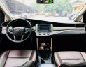 Toyota Innova E 2018 - Cần bán gấp xe Toyota Innova E đời T3/2018, màu nâu, 765 triệu, odo 10,800km
