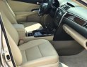 Toyota Camry 2.0E 2018 - Bán gấp Toyota Camry 2.0 màu vàng cát, tự động, full option